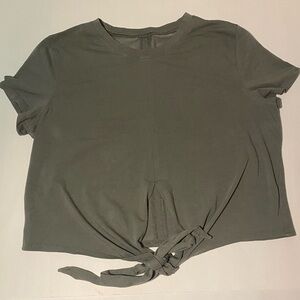 lululemon size 2 tie crop tshirt